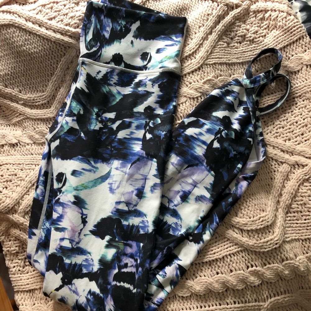 Fabletics High Waist Leggings w/ Foot Loops